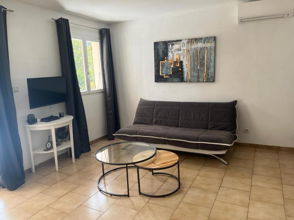 Solenzara- 5 Personnes Vue Dans Avec Piscine Apartment