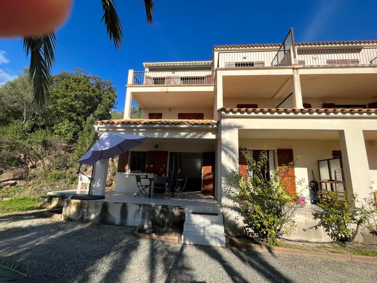 Solenzara- 5 Personnes Vue Dans Avec Piscine Apartment